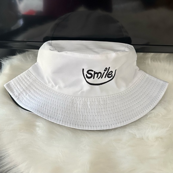 Double sided Bucket hat - Picture 7 of 7